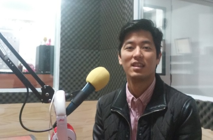 Marcelo Doho, da i2GO explica como são feitas as vendas de acessórios para celular em máquinas Foto: Patrick Ribeiro/Mega Brasil