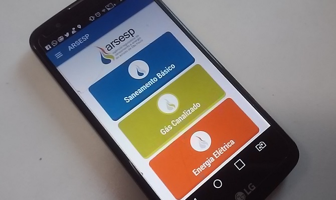 Pelo aplicativo da Arsesp é possível registrar reclamação de saneamento, luz e gás | Foto: Divulgação