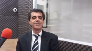 Educação financeira para funcionários é a proposta de trabalho do consultor Júlio Santos | Foto: Mega Brasil