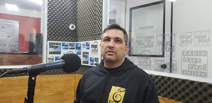 Paulo Torquato diz que o Case Torky é uma bag reparadora de instrumentos musicais que inclui 50 ferramentas para a realização de cerca de 70 serviços | Foto: Mega Brasil