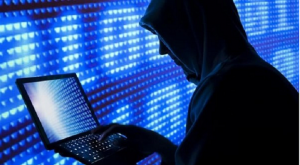 Os cibercriminosos enviam mensagens fraudulentas e pedem que o usuário confirme sua identidade por meio de um link |Foto: Divulgação