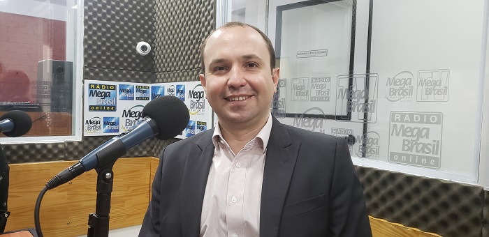 A agente virtual EVA é programada para atender clientes em situação de emergência, diz Tiago Massarico, executivo da Europ Assistance | Foto: Mega Brasil