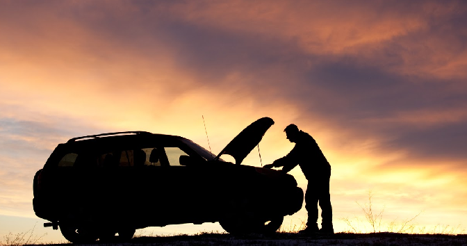 O superaquecimento do motor é um dos motivos de os carros pararem nas estradas e pode custar caro o conserto | Foto: Divulgação
