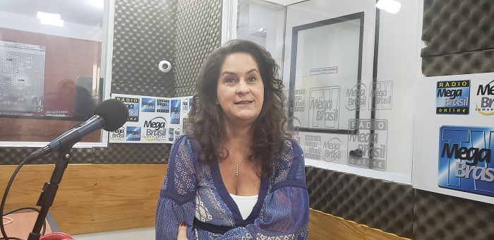 Cláudia Forte, da AEF, fala sobre educação financeira no programa Consumo em Pauta | Foto: Mega Brasil