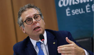 Luciano Timm: “Alguns setores aparecem reiteradamente nessas listas reclamações de consumidores devido ao grande volume de atividades econômicas que desenvolvem” | Foto: José Cruz – Agência Brasil