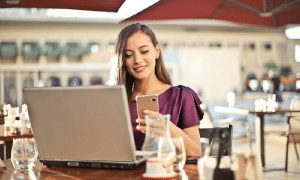 Serviços online possibilitaram a personalização de serviços e o uso de diversos canais para a realização de compras | Foto: Pikrepo/CC0 Public Domain