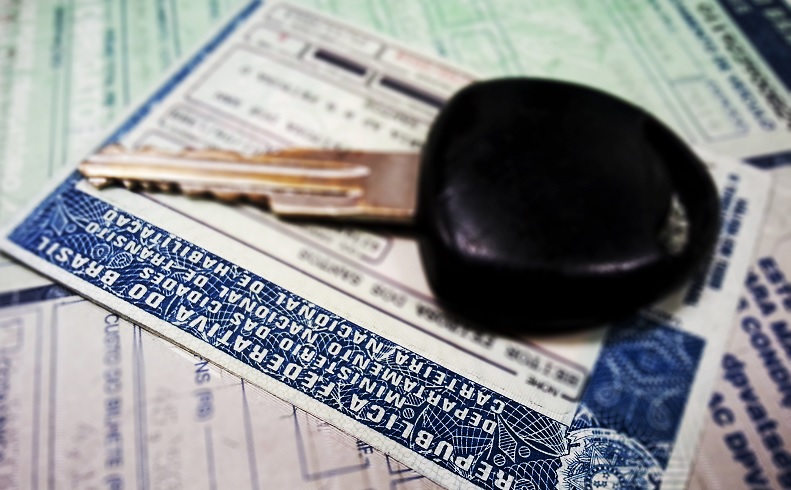 CNH e chave de carro, apreensão