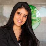 Ana Luiza Fernandes de Moura, do escritório Celso Candido de Souza Advogados, tem cabelos longos escuros e está de blusa preta