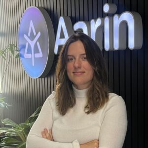 "Assim que perceber que foi vítima de um golpe, o consumidor deve entrar em contato com o banco de onde o dinheiro saiu e solicitar a abertura do MED", Clara Kneese Basto, head de regulatório da Aarin